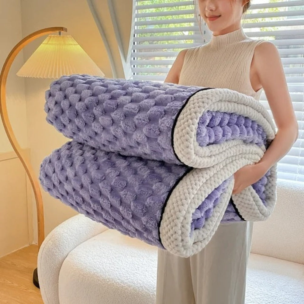 Cloud Cuddle Throw Blanket – Soft Bubble-Textured Sherpa Fleece for All Seasons, Cozy and Versatile Home Decor 10