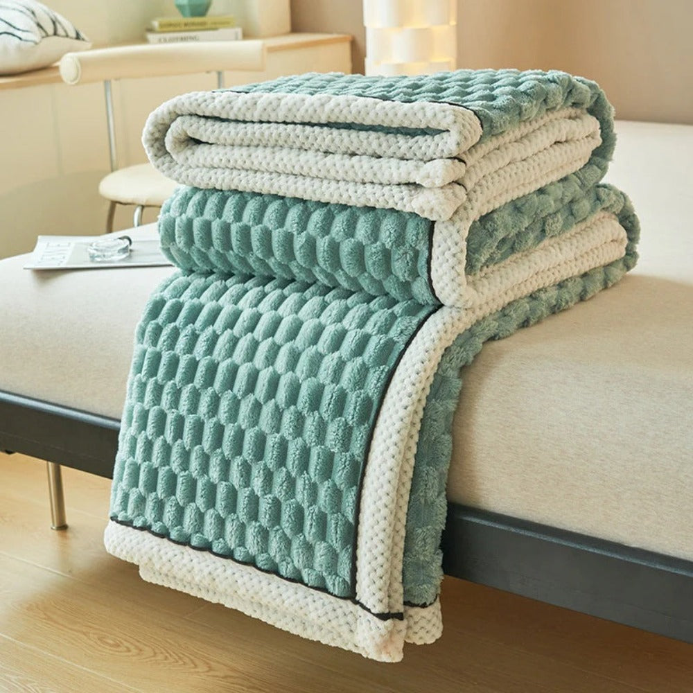 Cloud Cuddle Throw Blanket – Soft Bubble-Textured Sherpa Fleece for All Seasons, Cozy and Versatile Home Decor 8