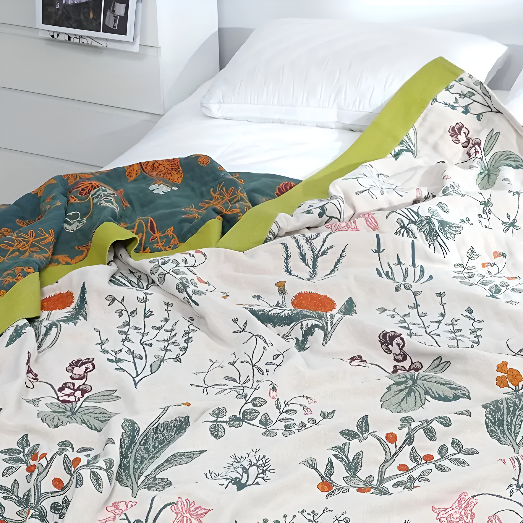 Farmhouse Floral Cotton Gauze Blanket – Lightweight and Reversible Design 3