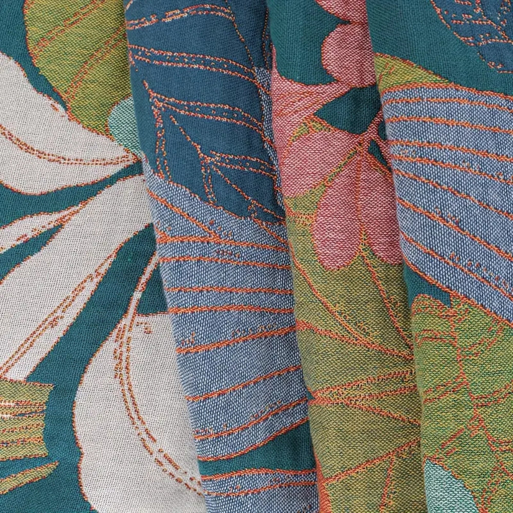 Garden-Inspired Cotton Gauze Blanket – All-Season Softness and Elegance 5