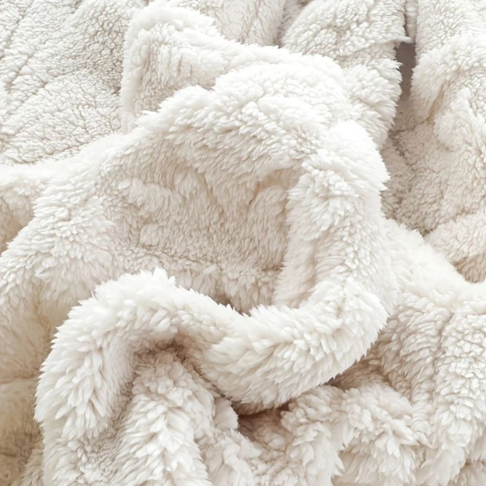 Paris Weave Jacquard Fleece Blanket – Soft Microfiber Plush Blanket for Cozy Layering and Versatile Use 4