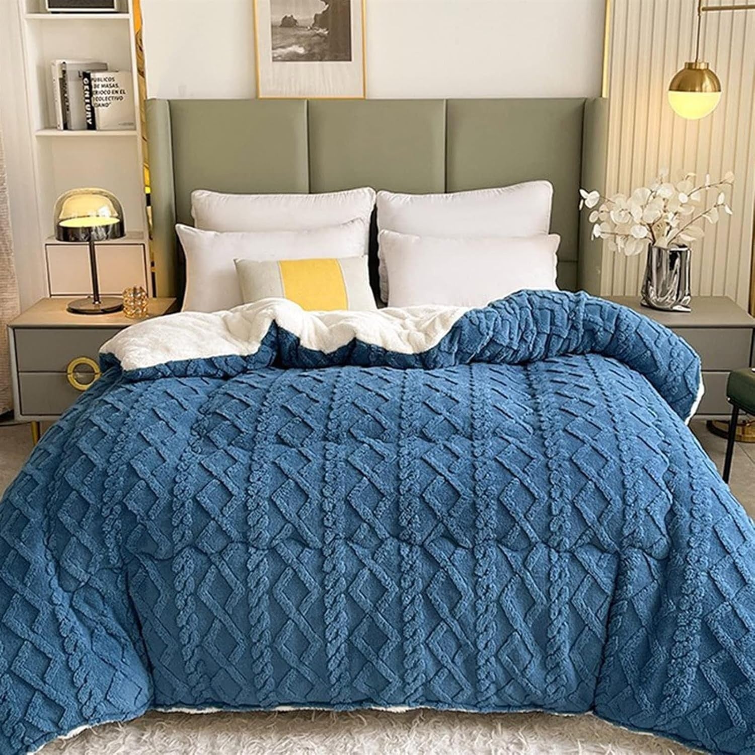 Reversible Sherpa Throw Blanket with Geometric Pattern – Soft and Cozy Winter Comfort, Cloud-Soft Texture, Machine Washable 6