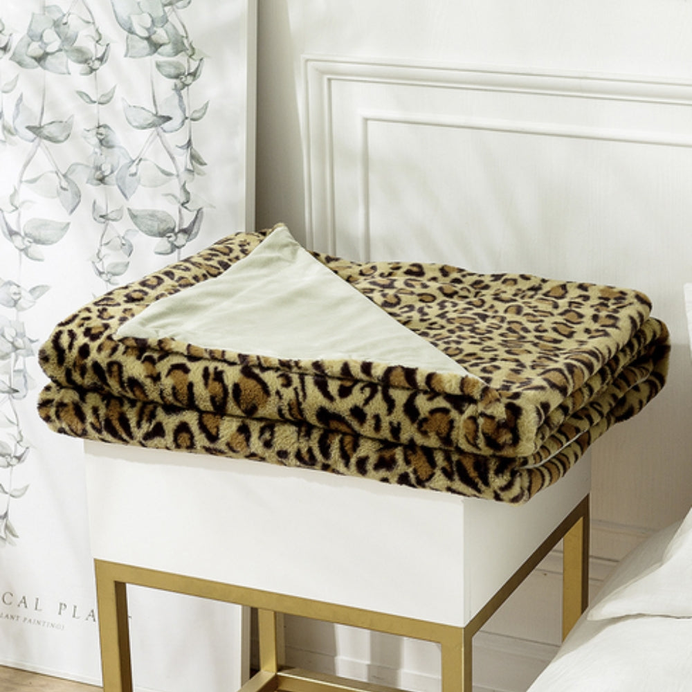 Wild Elegance Leopard Print Blanket – Ultra-Soft Faux Rabbit Fur Throw 2