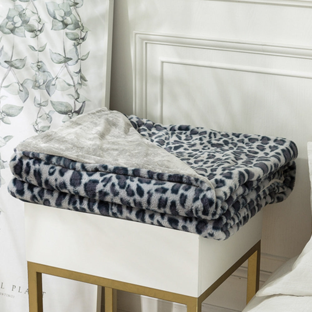 Wild Elegance Leopard Print Blanket – Ultra-Soft Faux Rabbit Fur Throw 5